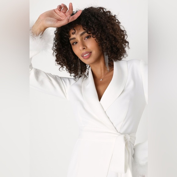 NWOT Lulus Fabulous Endeavors White Satin‎ Feather Tulip Mini Dress - Picture 5 of 10